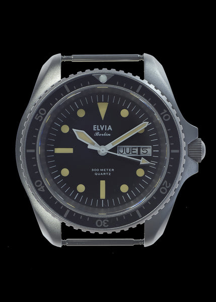 ELVIA Day/Date Military Divers Watch with Sapphire Crystal and Quartz Movement