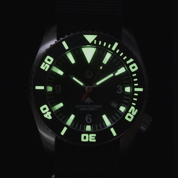 MWC "Depthmaster" 100atm / 3,280ft / 1000m Water Resistant Military Divers Watch in Stainless Steel Case with Helium Valve (Quartz)
